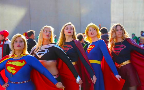 Supergirls at New York Comic Con in 2016 (Wikimedia Commons/Richie S)