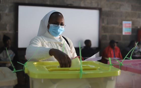 A religious sister casts her ballot at the Karen Kenya Medical Training College polling station Aug. 9 in Nairobi, Kenya, during Kenya's general election. (GSR photo/Doreen Ajiambo)