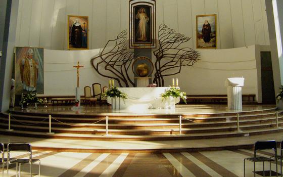 The altar in the Sanctuary of the Divine Mercy basilica in Lagiewniki, a suburb of Krakow, Poland (Wikimedia Commons/Albertus Teolog)