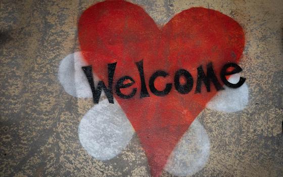 Welcome heart (Unsplash/Nick Fewings)