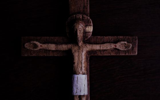 Each time we choose to stand beside the cross of Jesus, we say yes to him. This yes may mean leaving behind our comfort zone of being with our loved ones, of having a good job, or living in a home where everybody understands us. (Unsplash/Rui Silva, SJ)