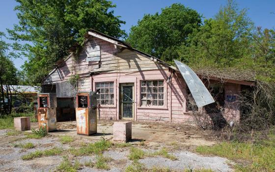 "Abandoned gas station, Selma, Alabama," a 2006 photo by Carol M. Highsmith (Library of Congress/Carol M. Highsmith)