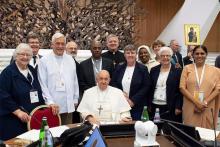 Delegates from the International Union of Superiors General pose with Pope Francis during the Synod of Bishops at the Vatican in October. (GSR screenshot)